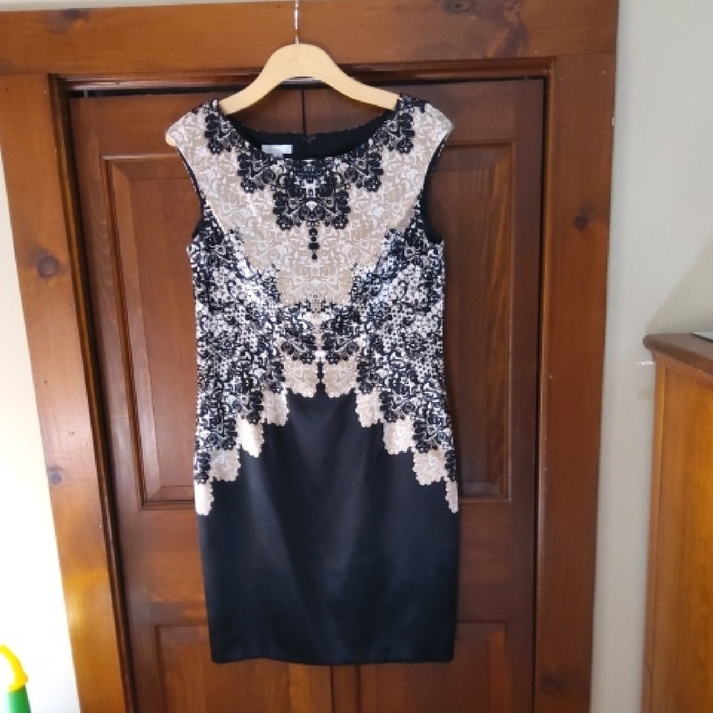 London Times Black and Gold Floral Lace Print Shift Dress